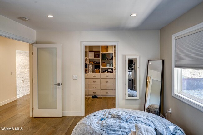 Building Photo - 4833 Dunman Ave