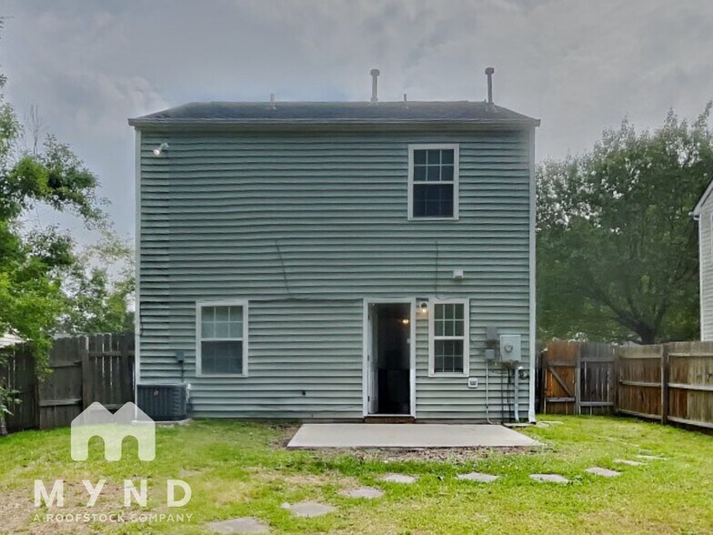 Building Photo - 217 Gladstone Dr