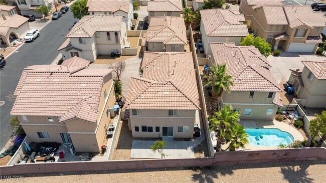 Building Photo - 7859 Windhamridge Dr