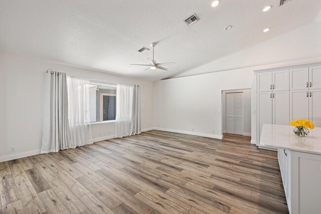 Building Photo - 13928 82nd Ln N