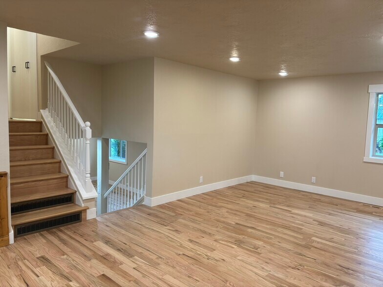 Building Photo - 2220 S 4000 W