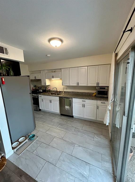 Building Photo - 620 S 1st St