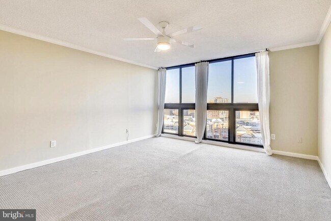 Building Photo - 1101 S Arlington Ridge Rd