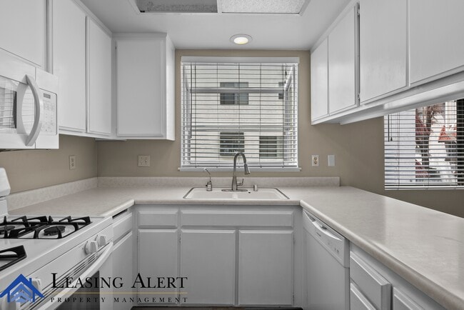 Building Photo - 27614 Nugget Dr