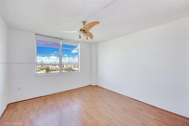 Building Photo - 2780 NE 183rd St
