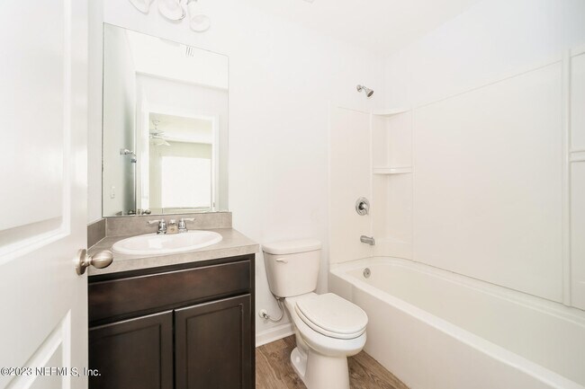 Building Photo - 512 Eiseman Wy