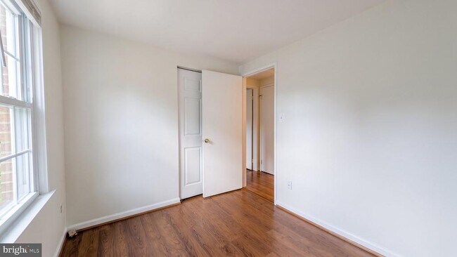 Building Photo - 12140 Bentridge Pl