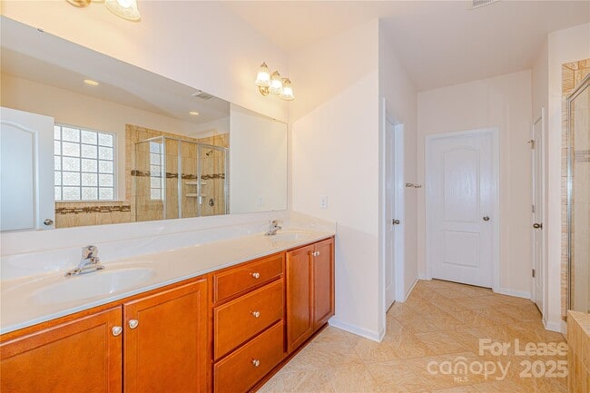 Building Photo - 2624 Snap Dragon Dr