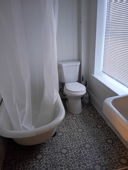 Building Photo - 1009 Willow St