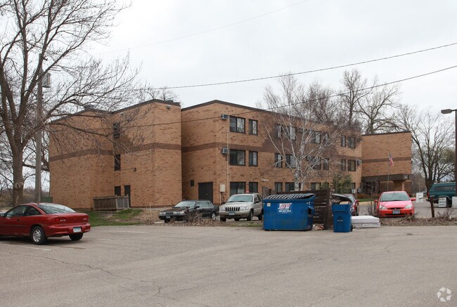 Building Photo - Westonka Estates