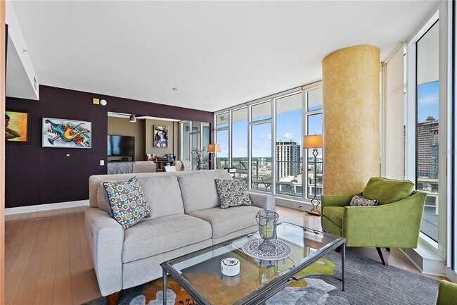 Building Photo - 175 1st St S