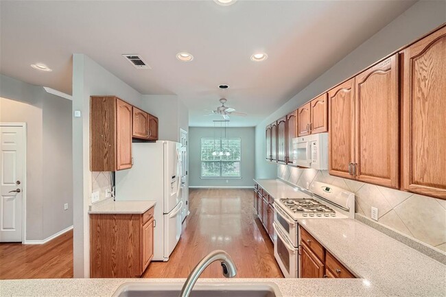 Building Photo - 120 Muir Ct