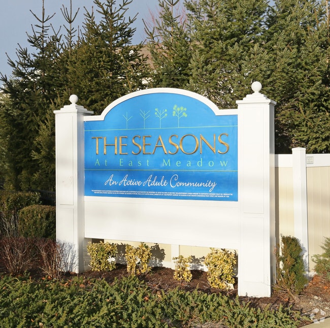 Seasons at East Meadow 1475 Front St East Meadow NY 11554 Apartment