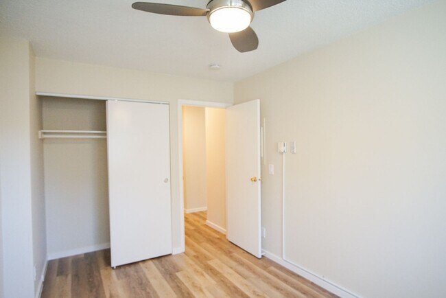 Building Photo - Irvington 1Bdr w/Patio Ready Late October!