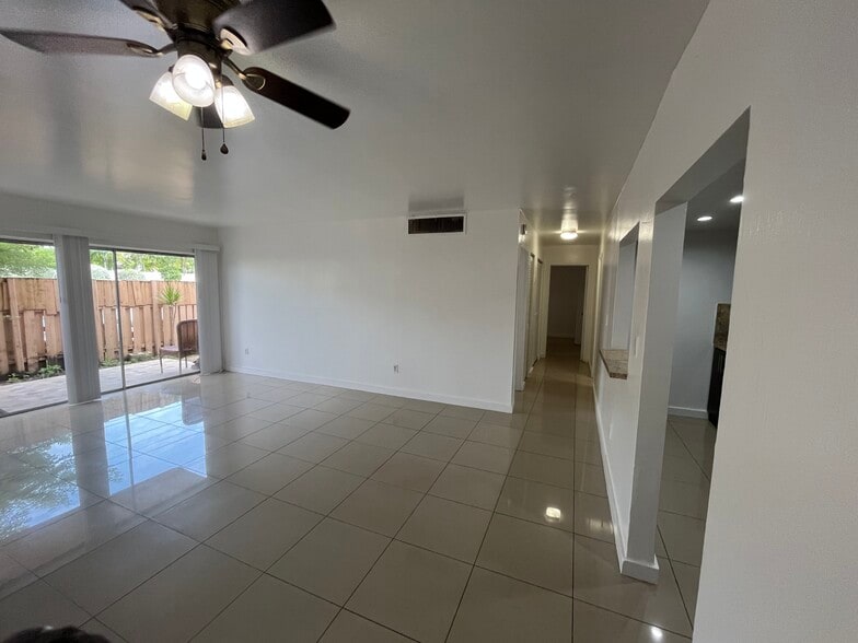 Building Photo - 4190 NW 79th Ave