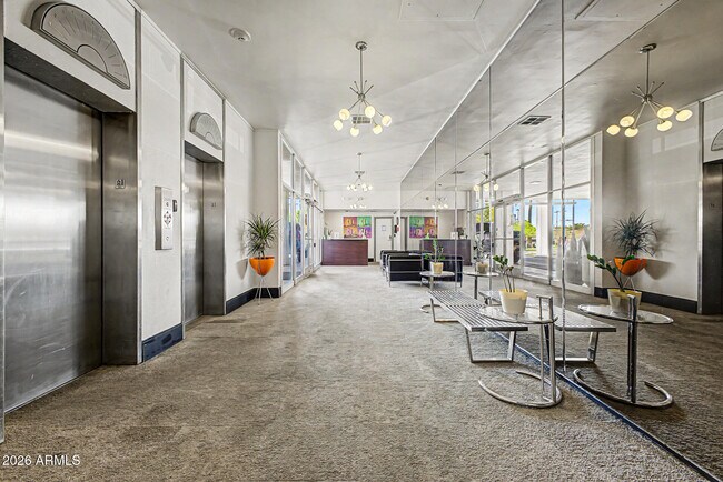 Building Photo - 805 N 4th Ave