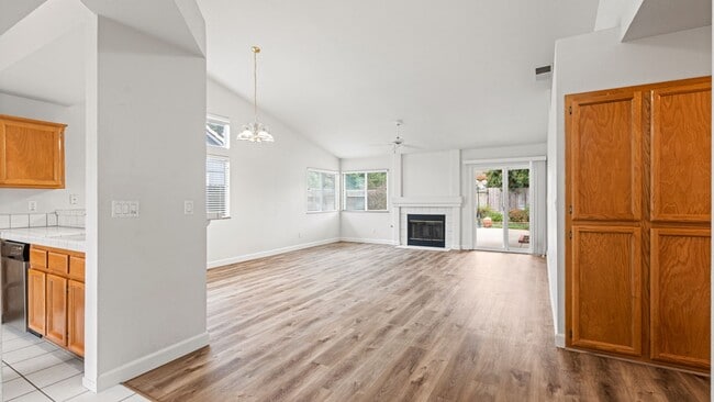 Building Photo - Charming 3 bedroom home in Pheasant Run