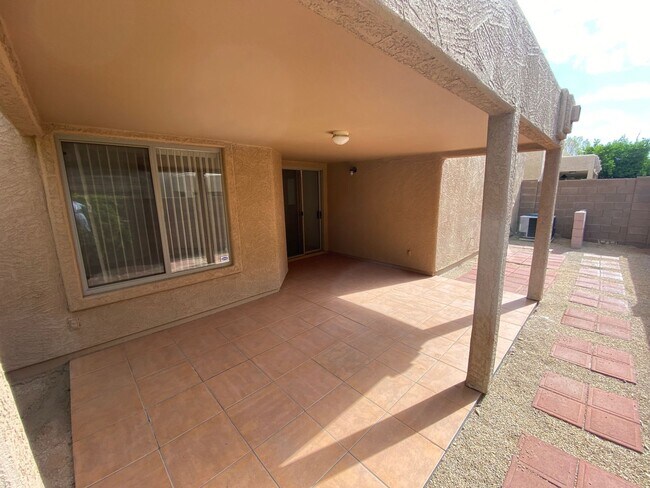 Building Photo - 1650 S Crismon Rd