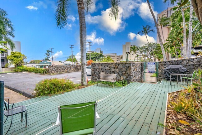 Building Photo - Beautifully Renovated 1 Bedroom/1 Bath Iao...