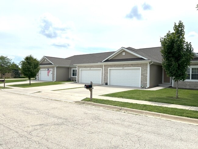 Primary Photo - 855 Meadow Ln