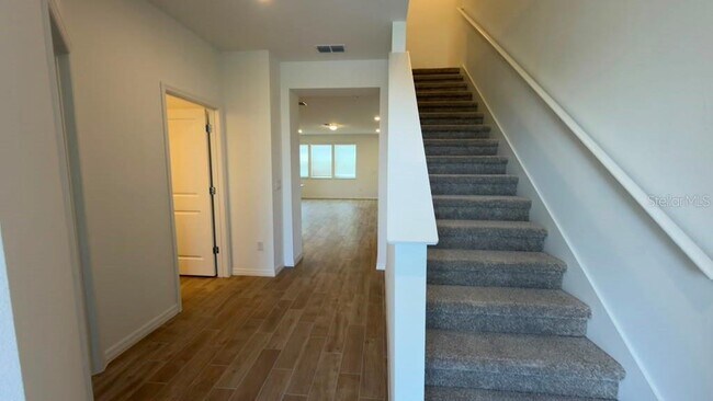 Building Photo - 4568 ORCHARD VIEW Aly