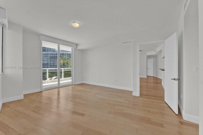 Building Photo - 901 Brickell Key Blvd