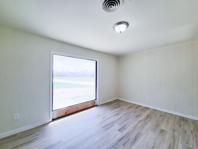 Building Photo - BEAUTIFUL REMODELED 4 BEDROOM 2 BATH HOME IN LAKE JACKSON, TEXAS