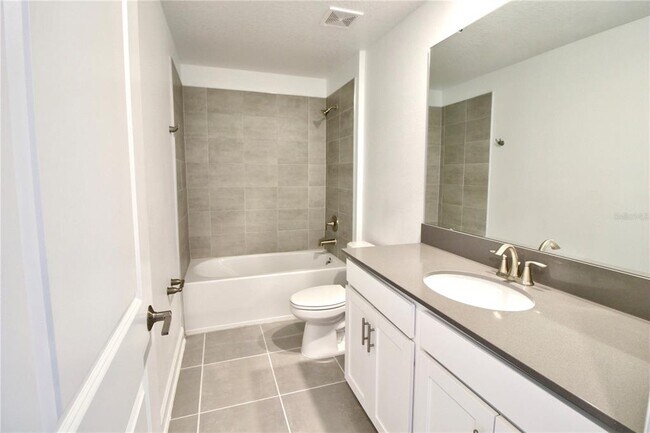 Building Photo - 11425 Listening Dr