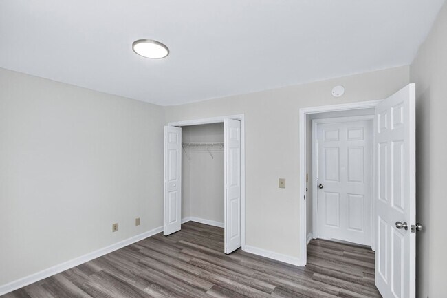 Building Photo - 1009 Lynndale Dr