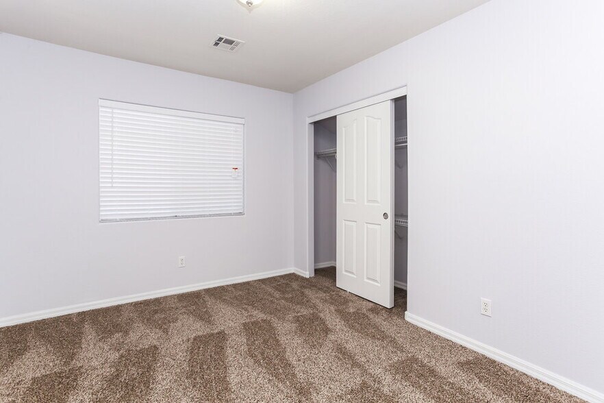 Building Photo - 7712 Sparrowgate Ave