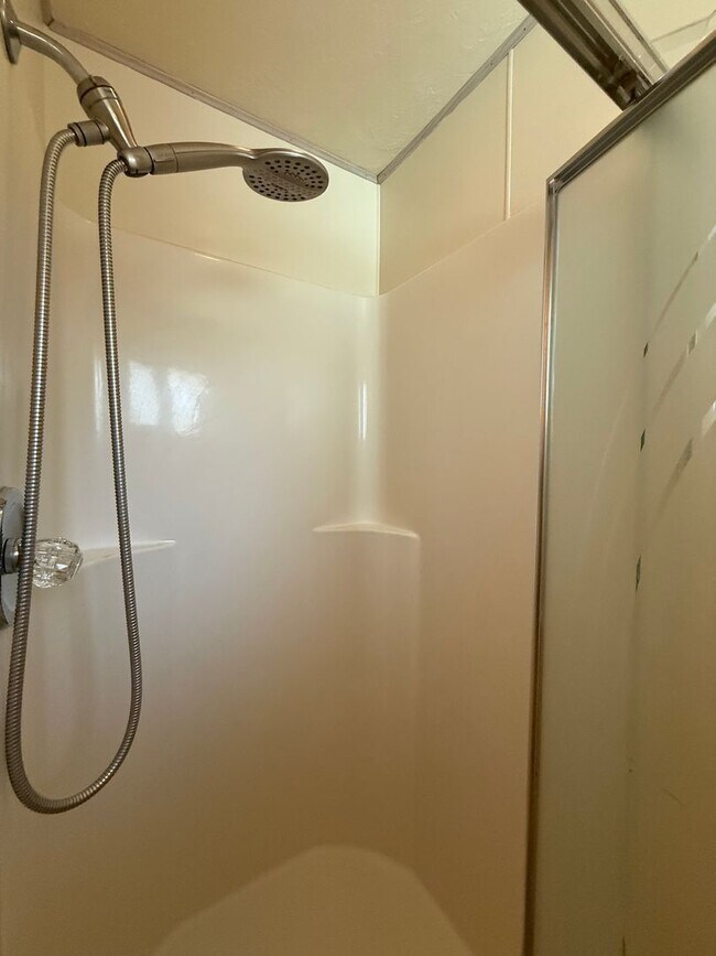 Building Photo - Cute Ashland Cottage | Two bedroom, two bath home | Available Now