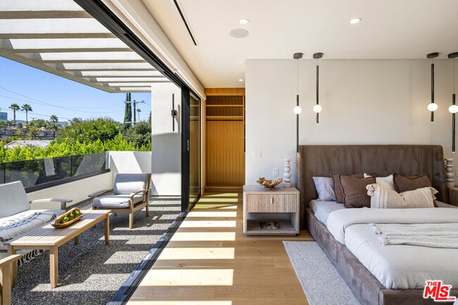 Building Photo - 14822 Hesby St