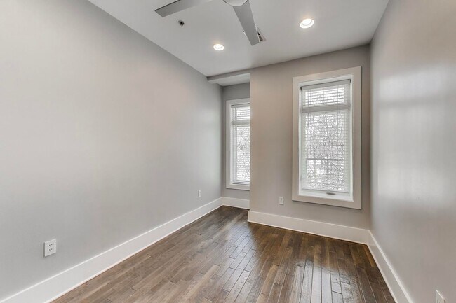 Building Photo - 1220 19th St NE