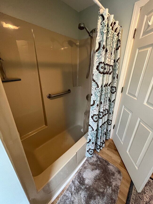 Building Photo - 47 Rest View Ln