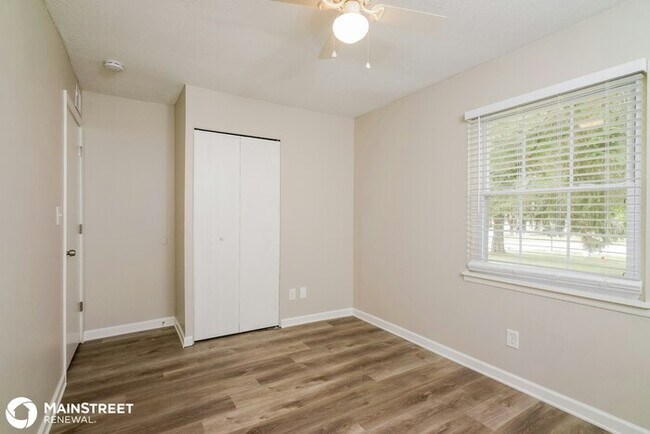 Building Photo - 122 OAKCREST CT, LOUISVILLE, KY 40229