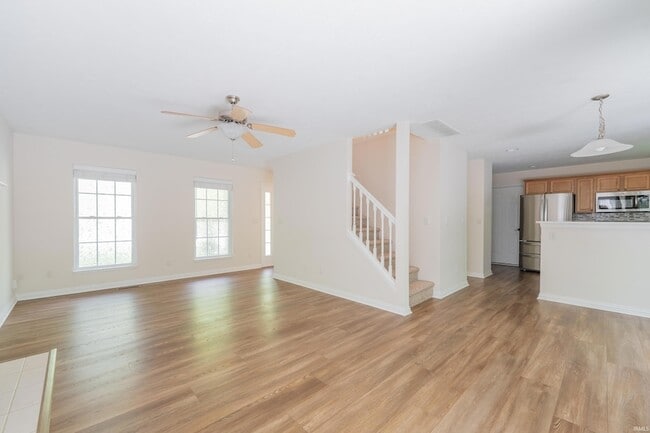 Building Photo - 1115 E Azalea Ln