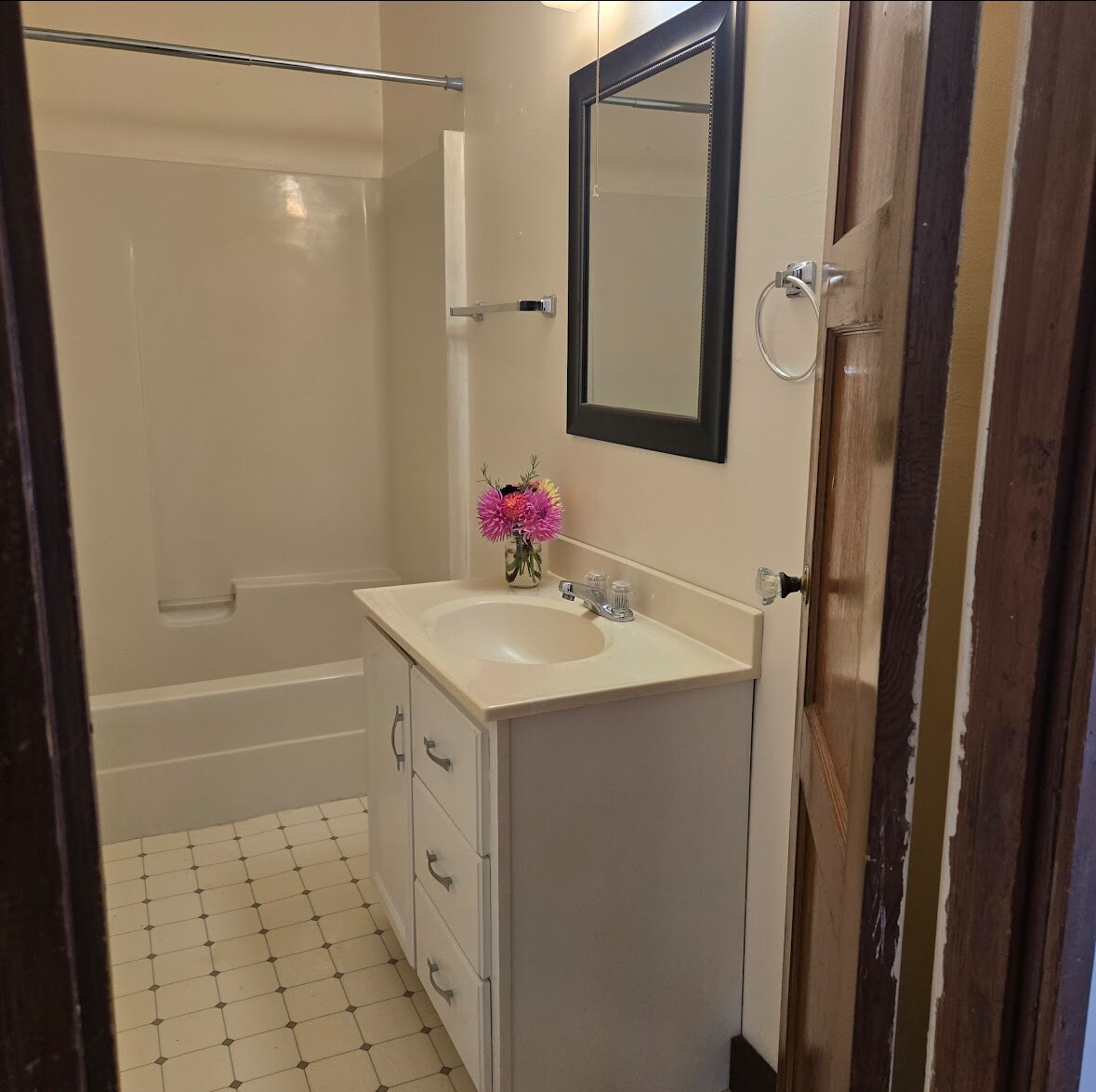 Building Photo - 2120 Laurel St