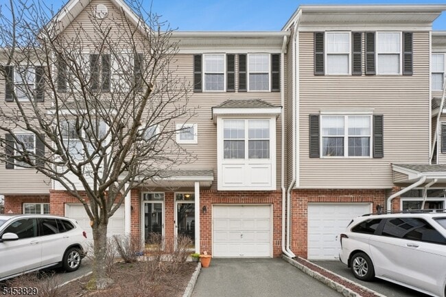 Building Photo - 55 Greenbrook Dr