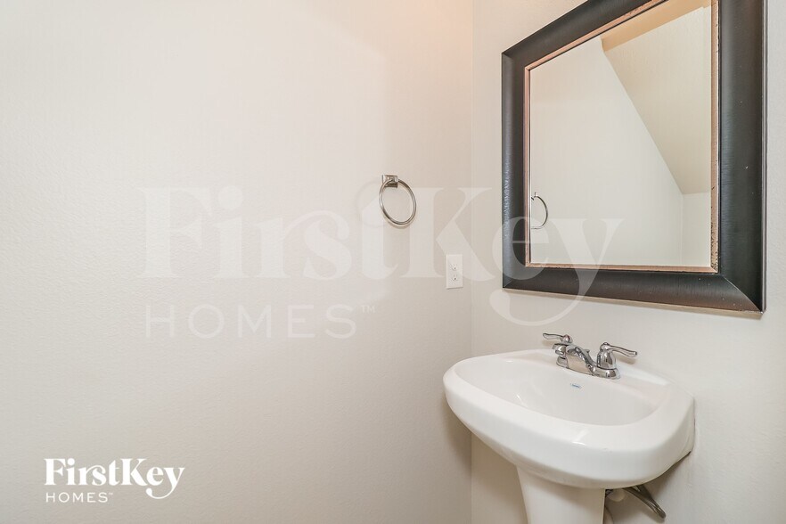 Building Photo - 963 Ranch Rd