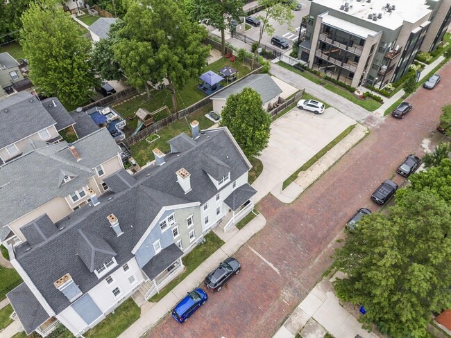 Building Photo - 1270 Franklin Ave