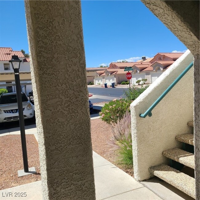 Building Photo - 636 Yacht Harbor Dr
