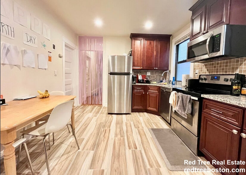 Building Photo - 2 Parker Hill Terrace