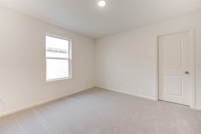 Building Photo - 8815 Vacek Xing Wy