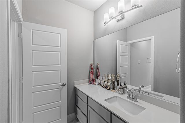 Building Photo - 13237 Jonata St