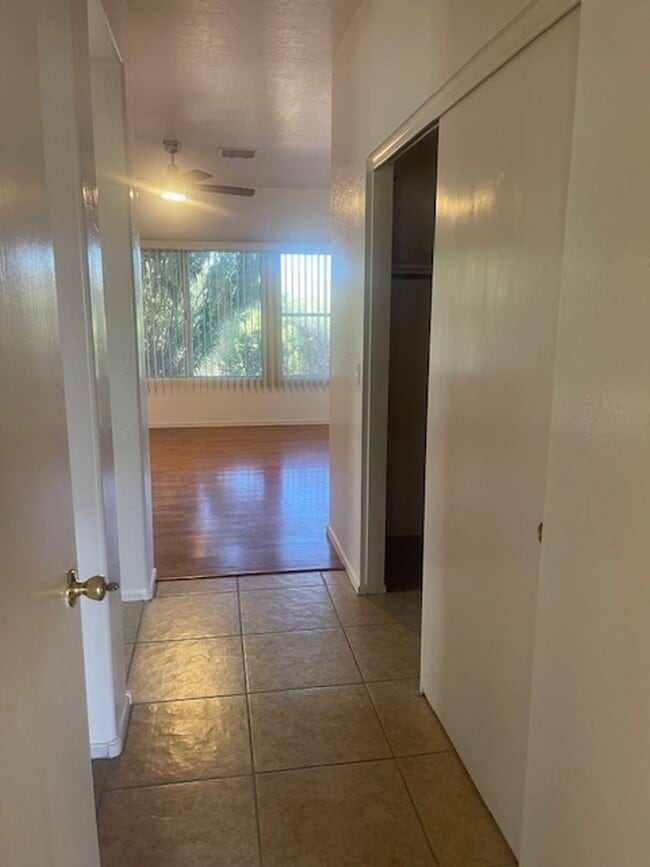 Building Photo - 3 Bed 2 Bath Available Now!! Contact Property Pros Property Management for more details