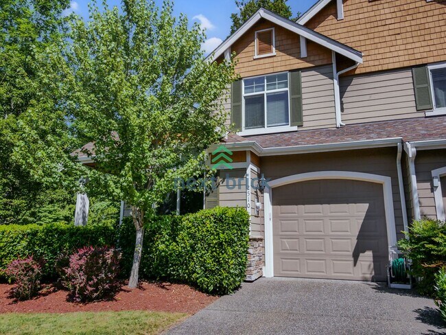 Building Photo - Rare 3 Bedroom 2.5 Bath Townhome for Rent!