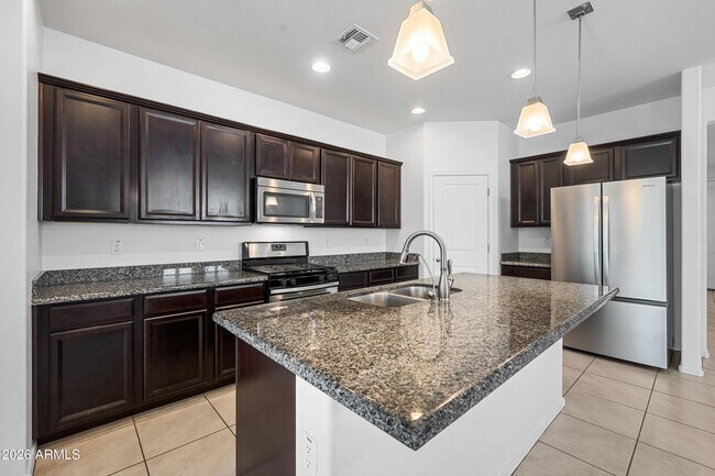 Building Photo - 2543 W Arroyo Way