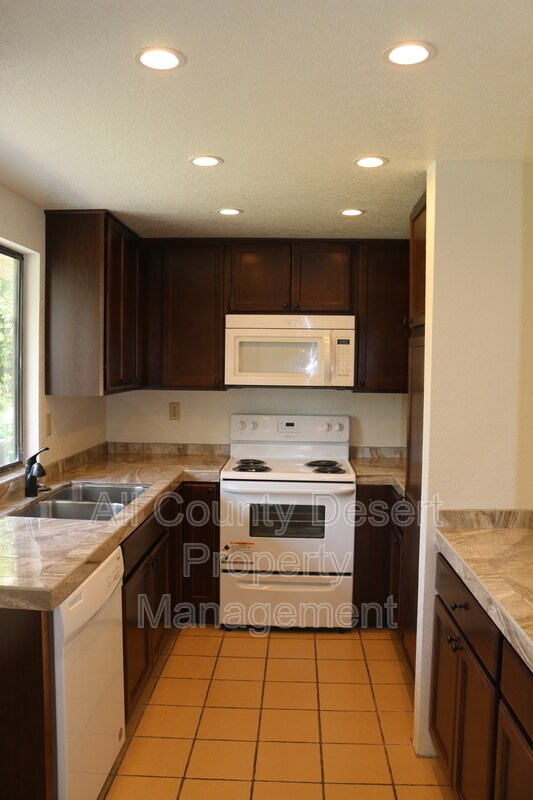 Building Photo - 45346 Driftwood Dr