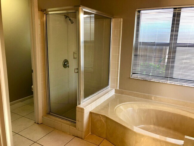 Building Photo - 3/2 Pool Home in Alafaya Woods