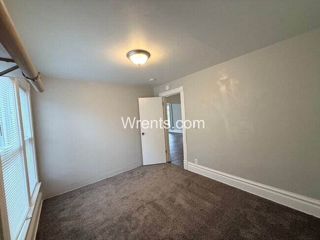 Building Photo - 301 E Nora Ave